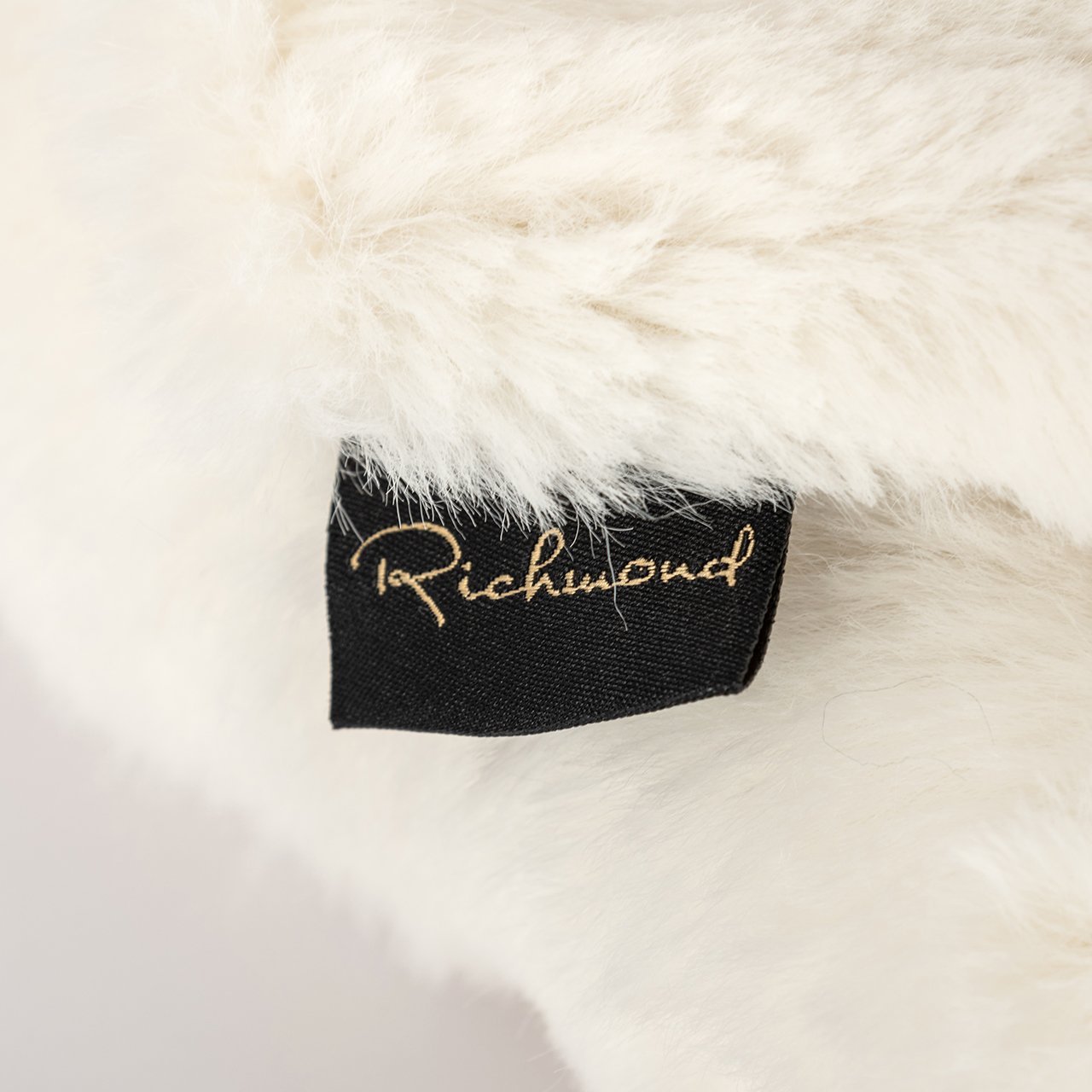 Furry blanket Nassim (White)- Richmond Interiors