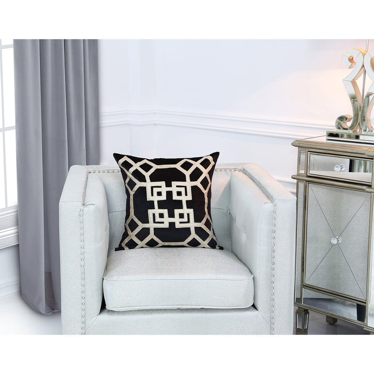 Unfld CU575 50x50 Velvet Geo Cu Cover Black Gold