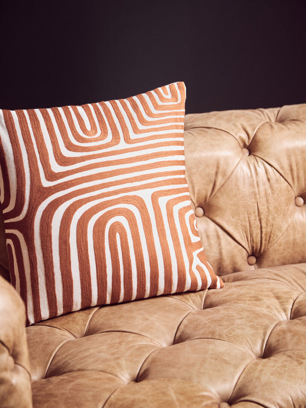 Hoxton Three Seat Brown Leather Modern Chesterfield Sofa detail image – Xshowhome furniture