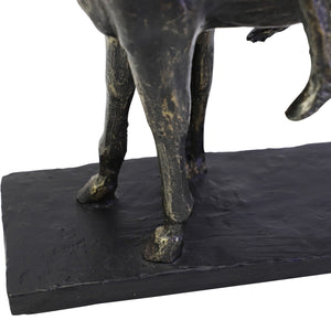 Kissing Couple with Horse Sculpture by Libra, image 5