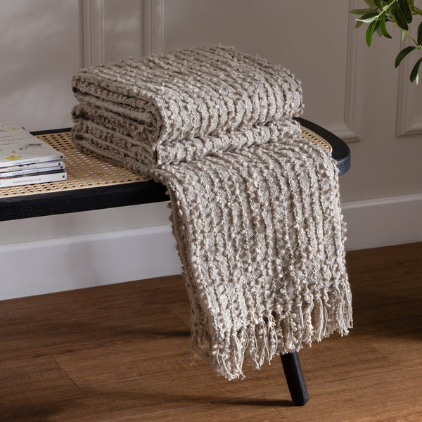 Arvo Boucle Yarn Throw 130x180 Feather - lifestyle