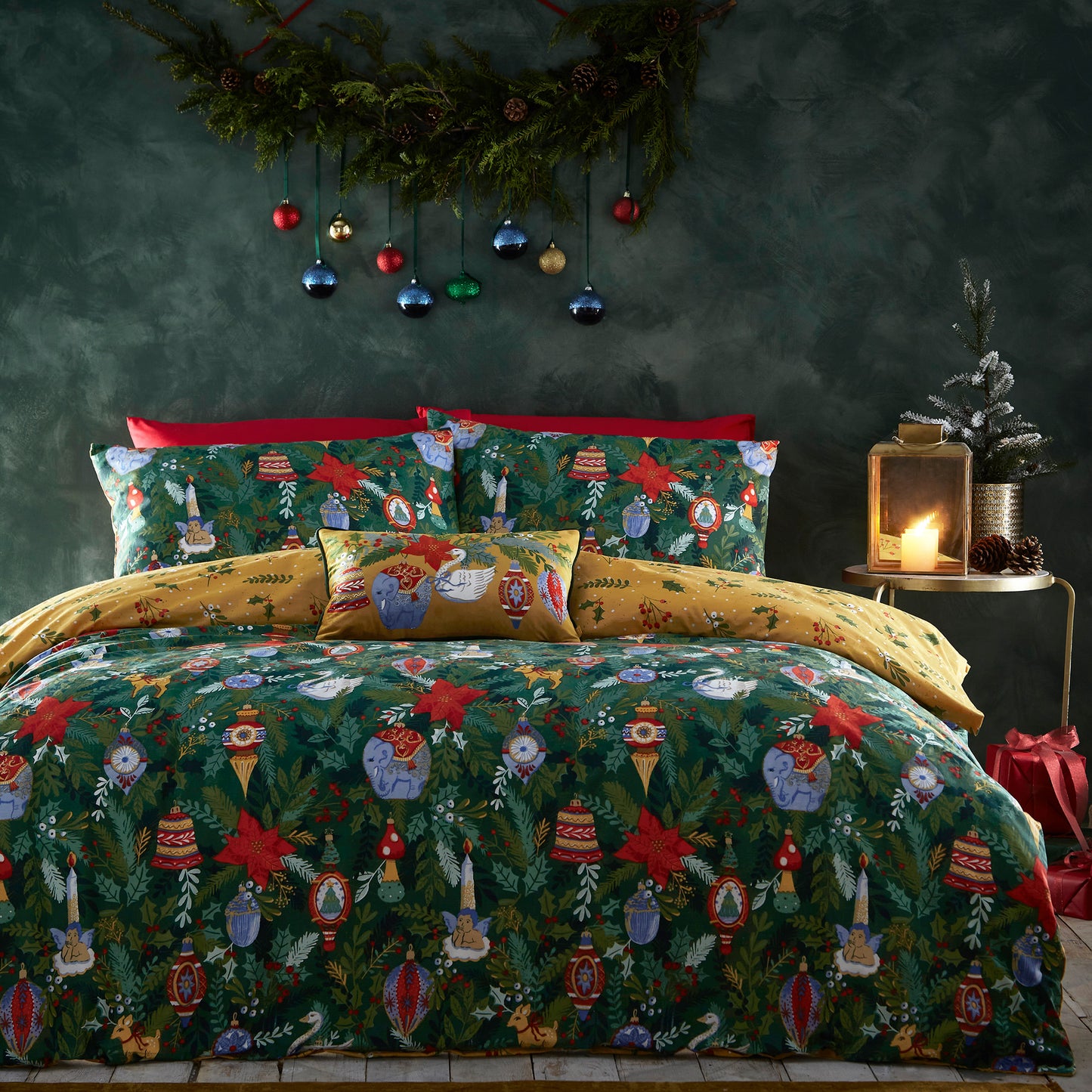 DECK THE HALLS SUPER KING DUVET SET PINE GREEN