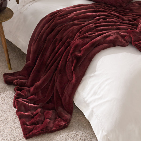 Empress Throw 140x200 Ruby - lifestyle