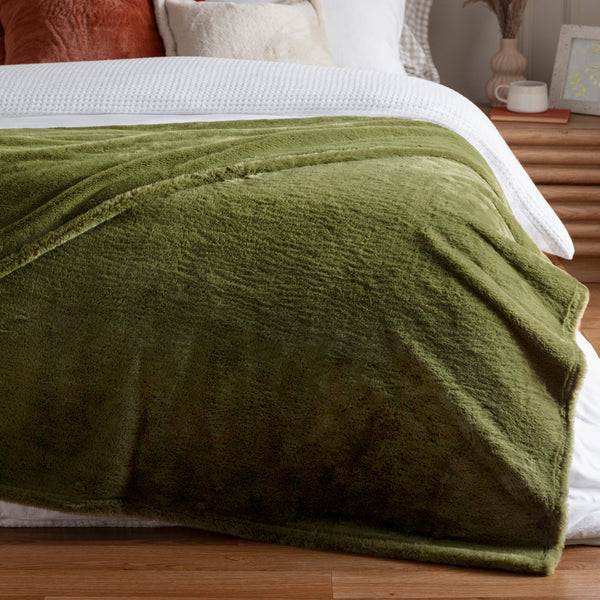 Kallu 130x180 Throw Olive - lifestyle