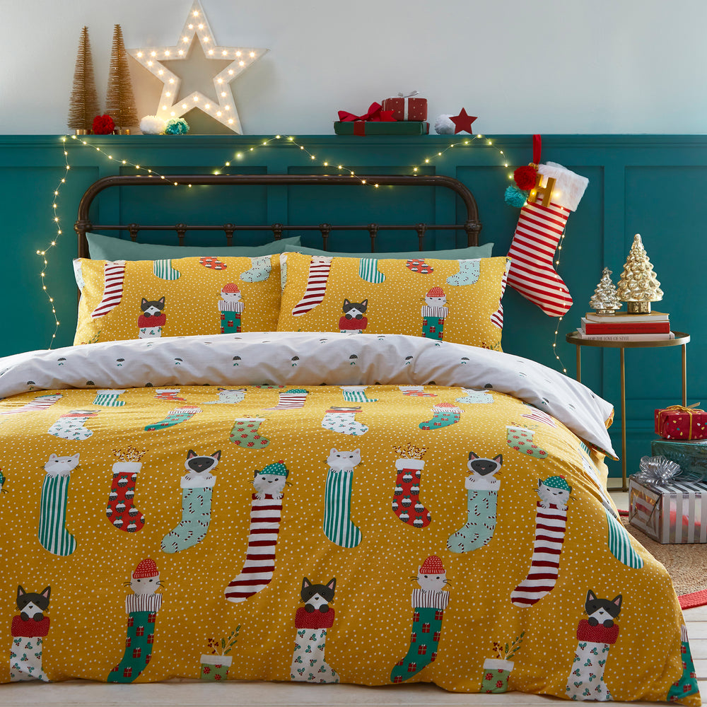 Meowy Christmas Toddler Duvet Set Ochre