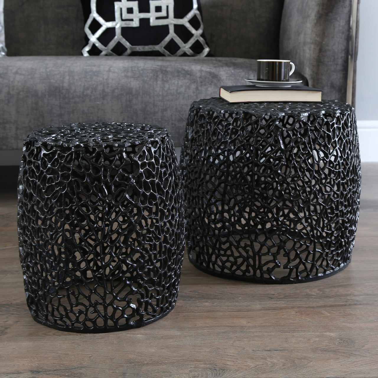 Set Of 2 Esme Metal End Tables Black