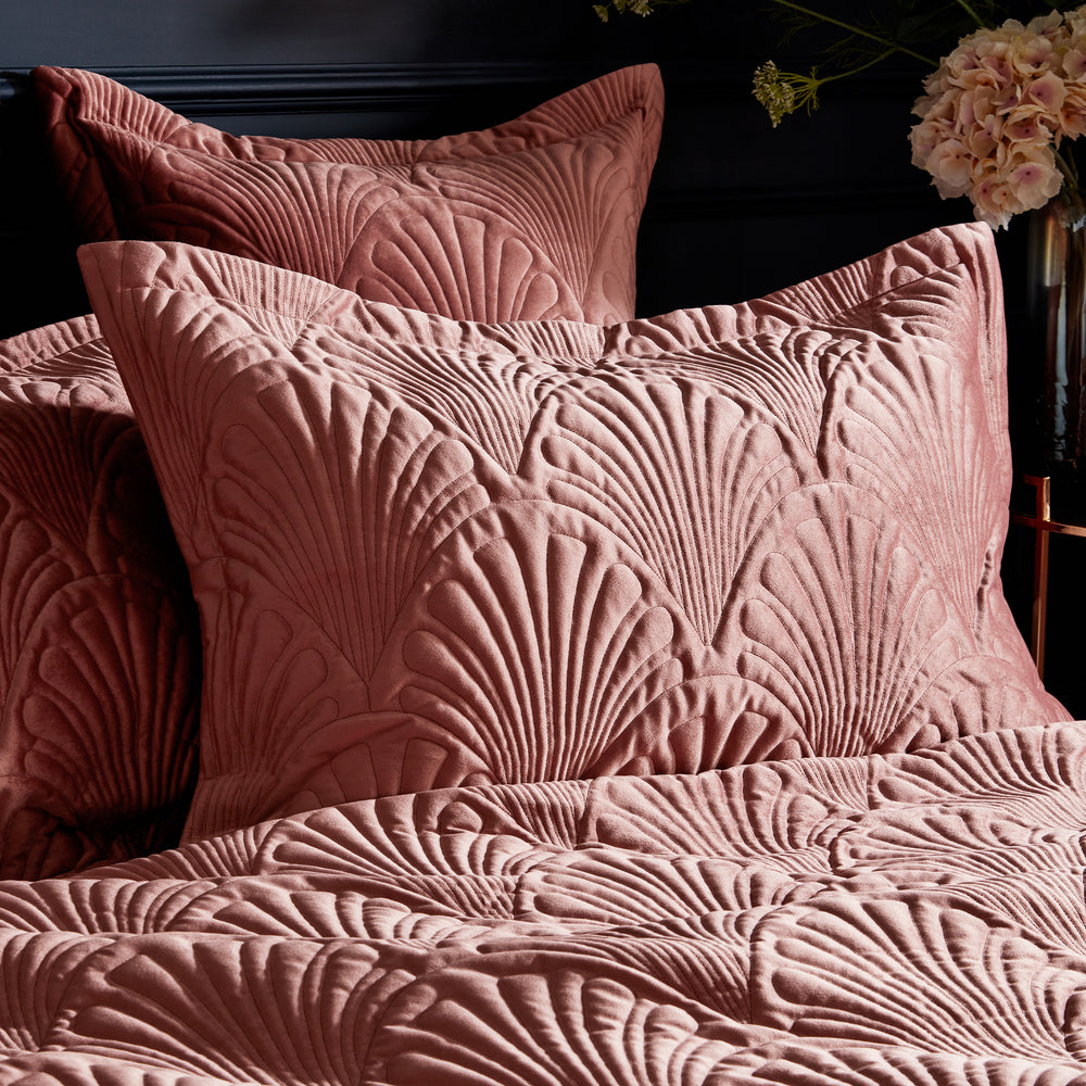 Palmeria Quilted Pillowcase Blush