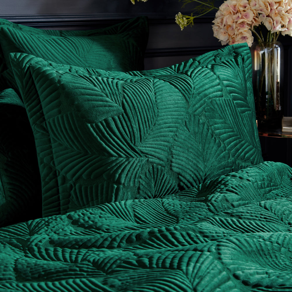 Palmeria Quilted Pillowcase Emerald