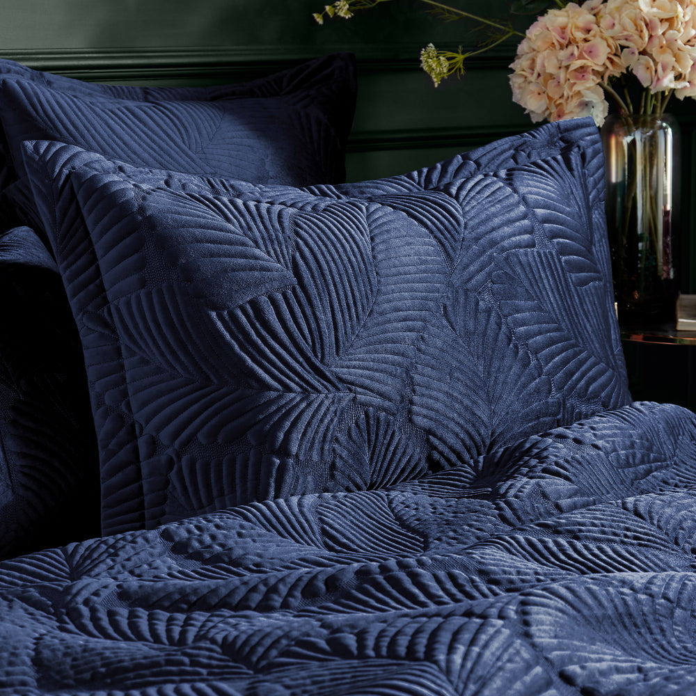 Palmeria Quilted Pillowcase Navy