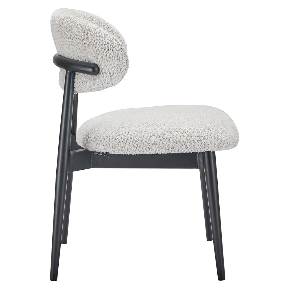 Chair Cherry lovely cream (Be Lovely 11 Cream)