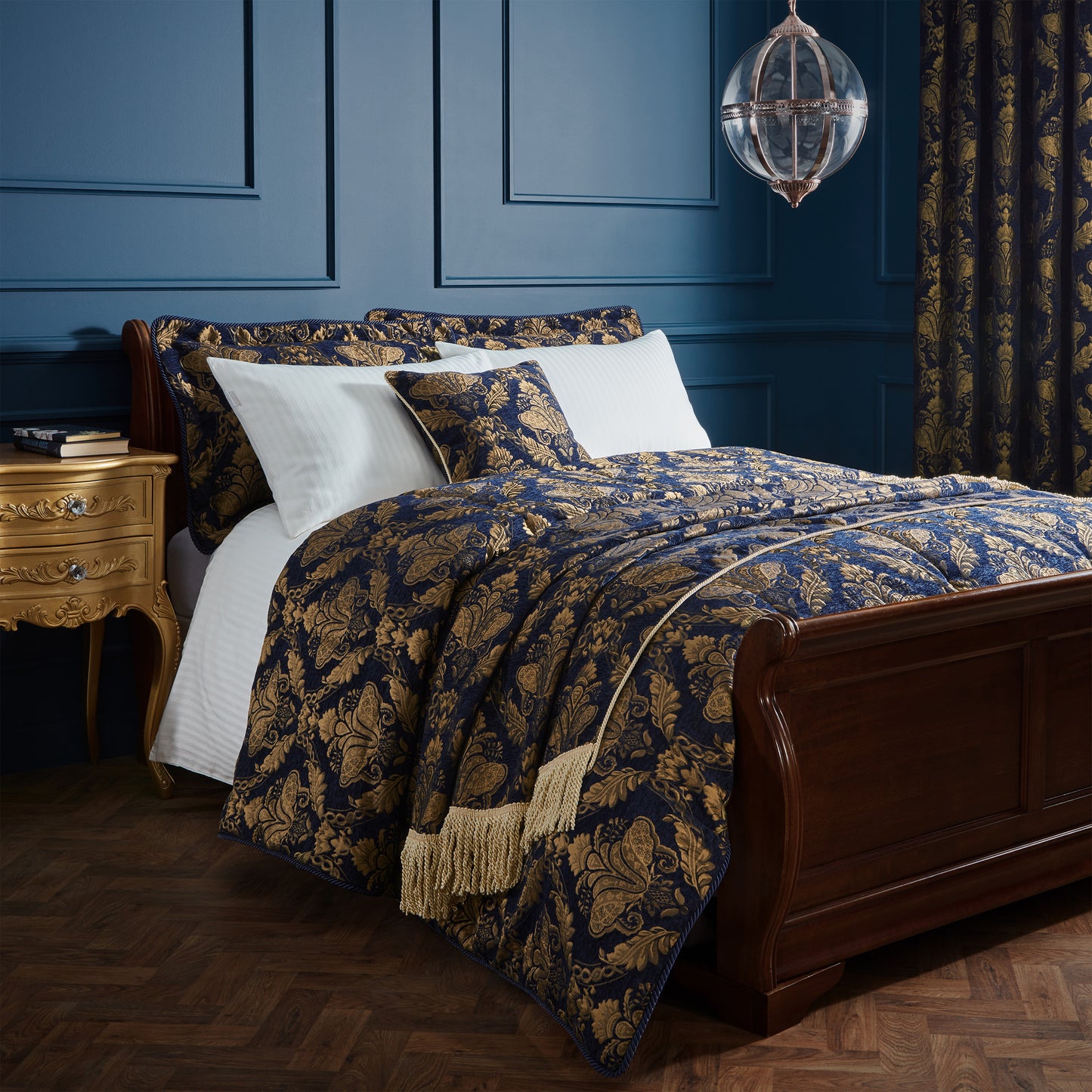 SHIRAZ 275X275 BEDSPREAD NAVY
