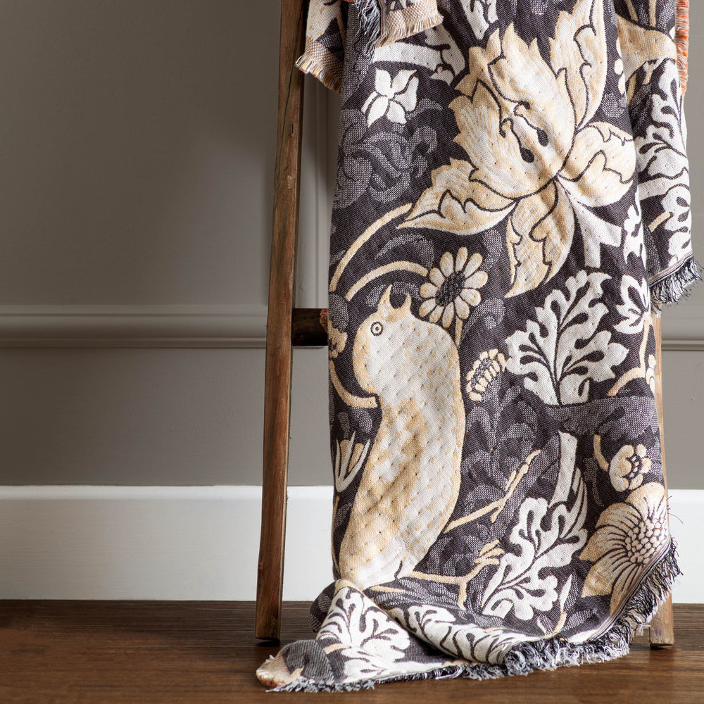 Strawberry Thief 140x170 Throw Biscuit