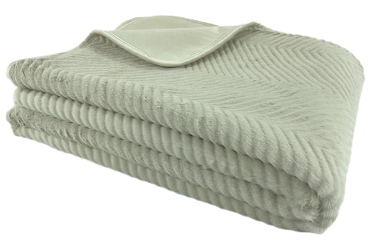CHEVRON FAUX FUR THROW PIPED CREAM  130 X 170