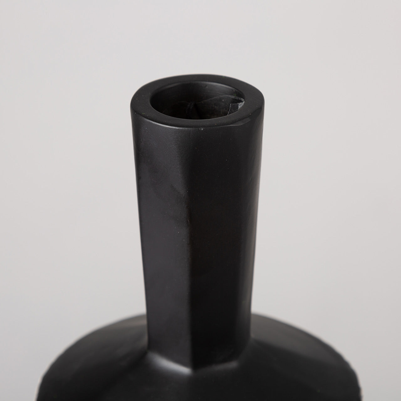 39cm Black and White Polyresin Vase