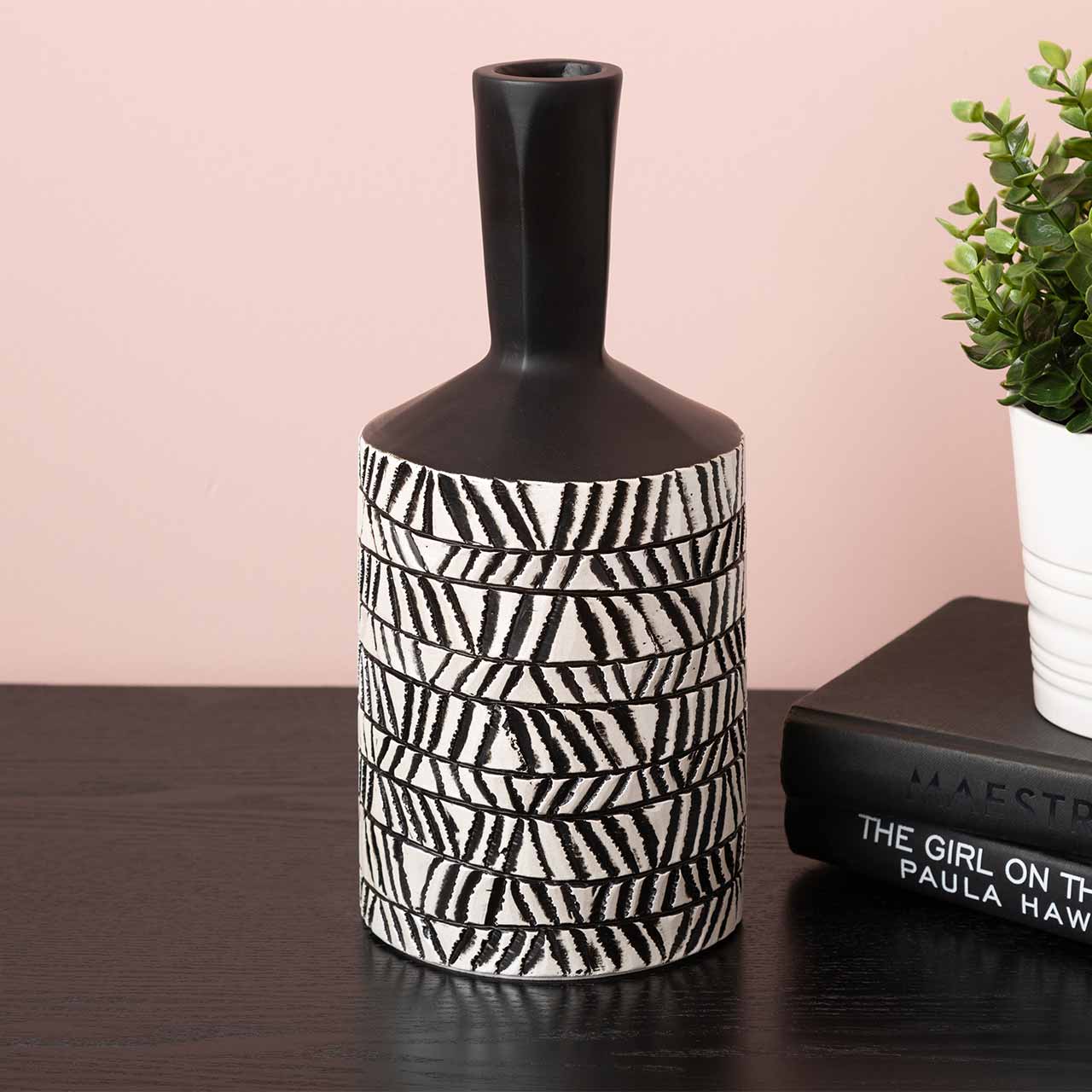 29.5cm Black and White Polyresin Vase