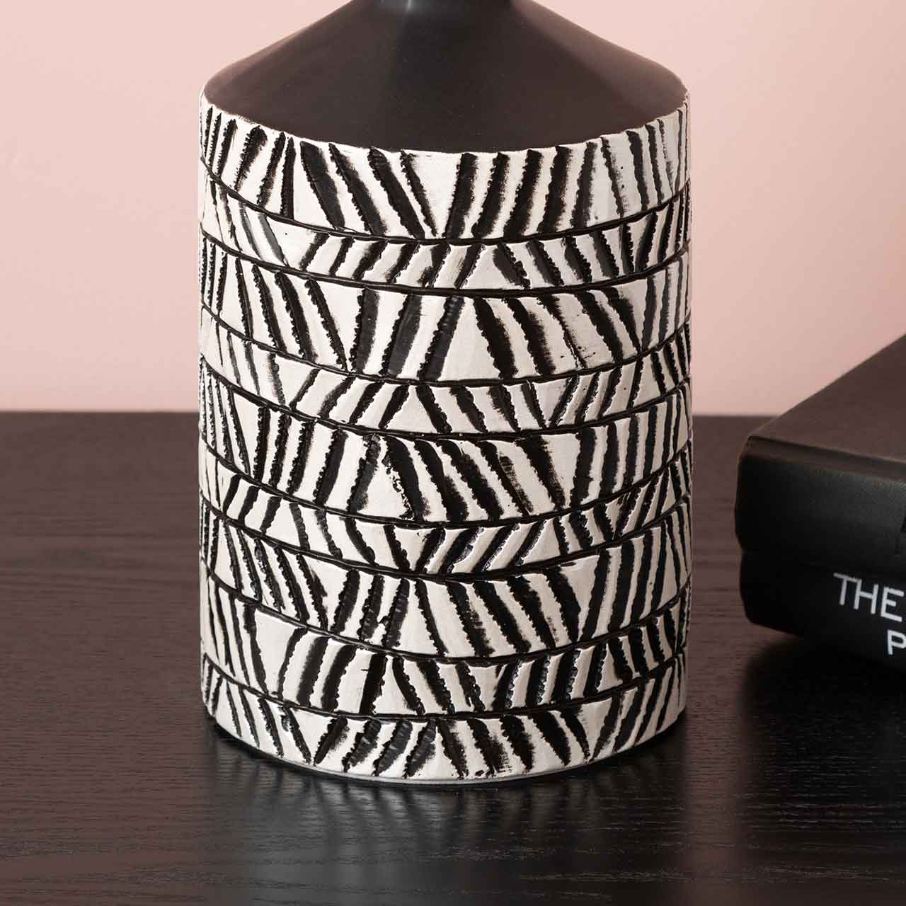 29.5cm Black and White Polyresin Vase