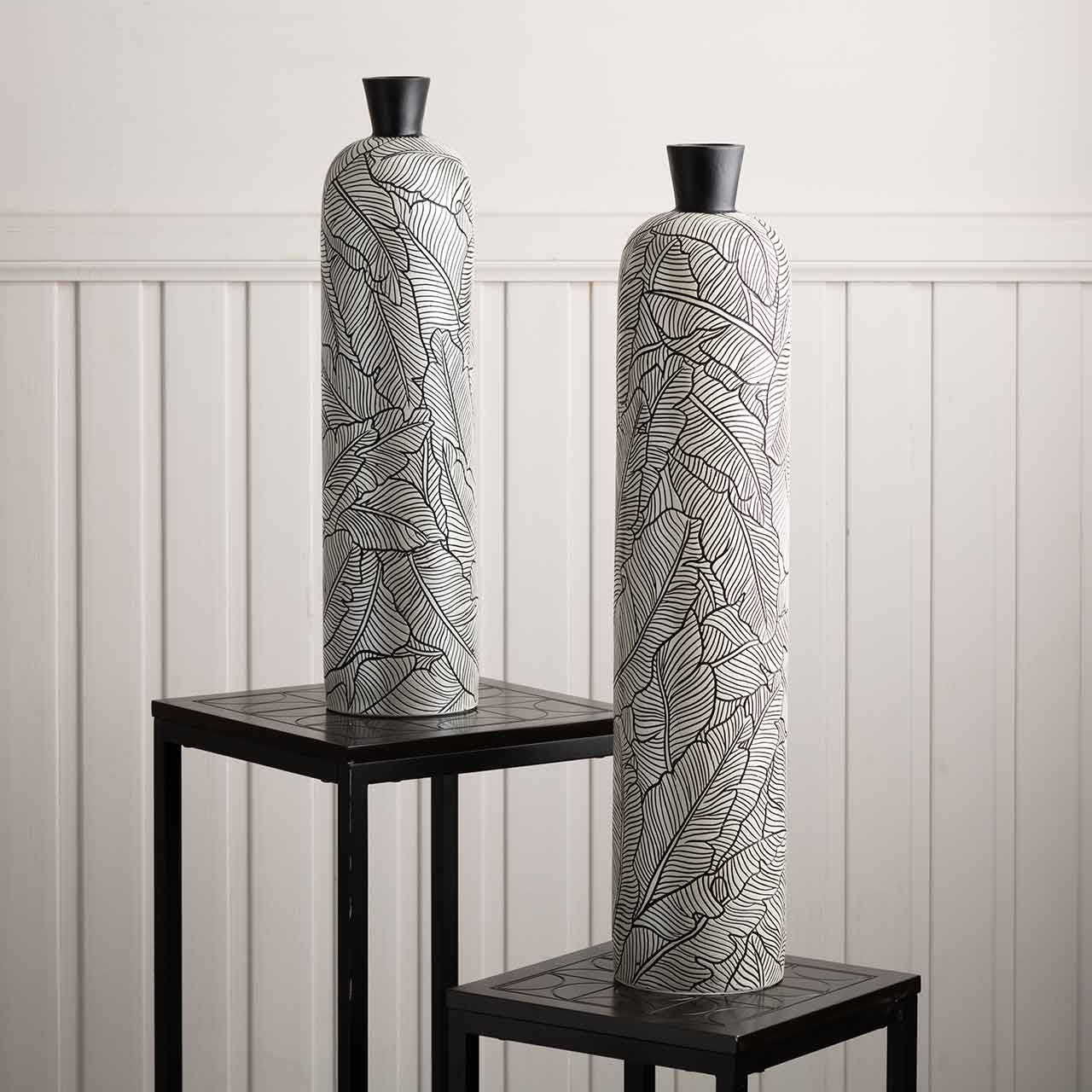 60cm Pearl White and Black Leaf Lines Polyresin Vase