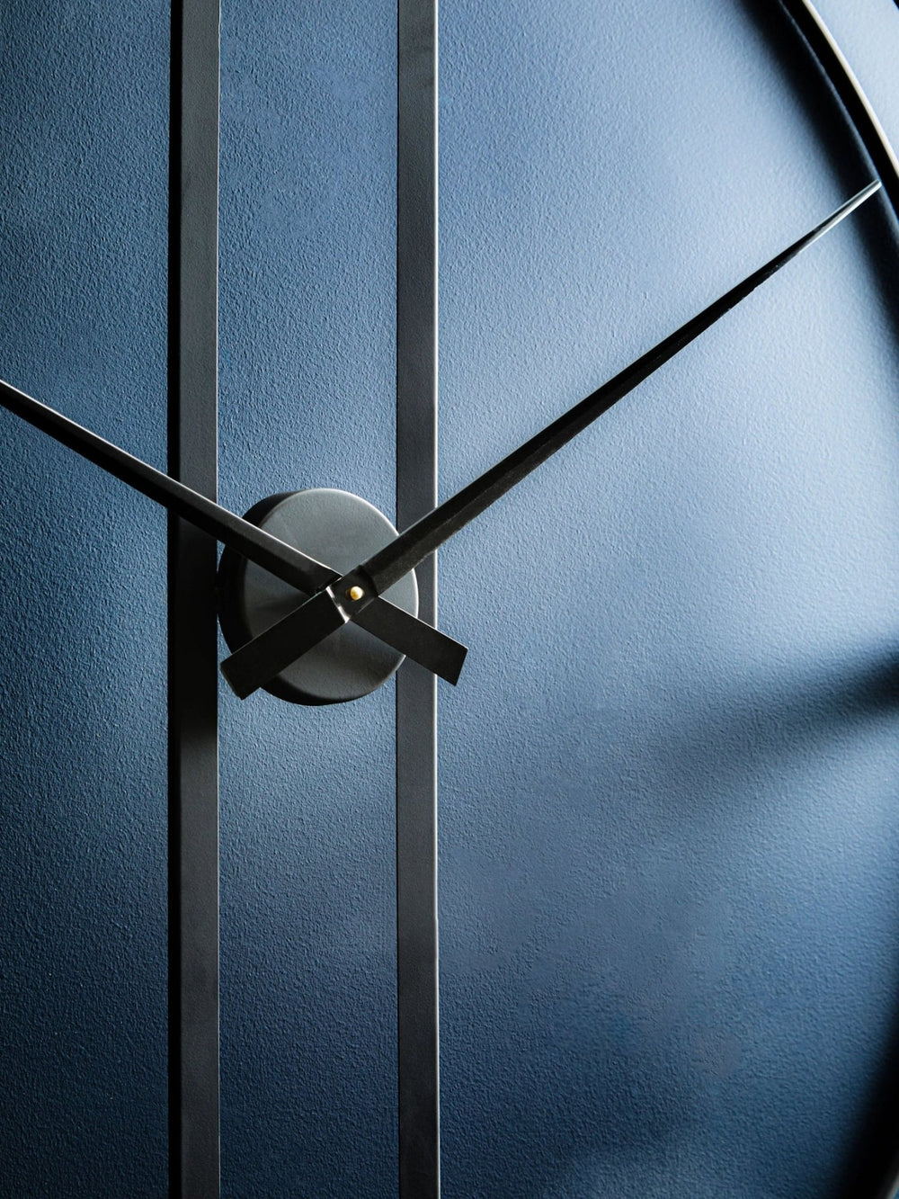 Beauly 107cm Dia Black Metal Wall Clock - XShowhome Limited - Xshowhome