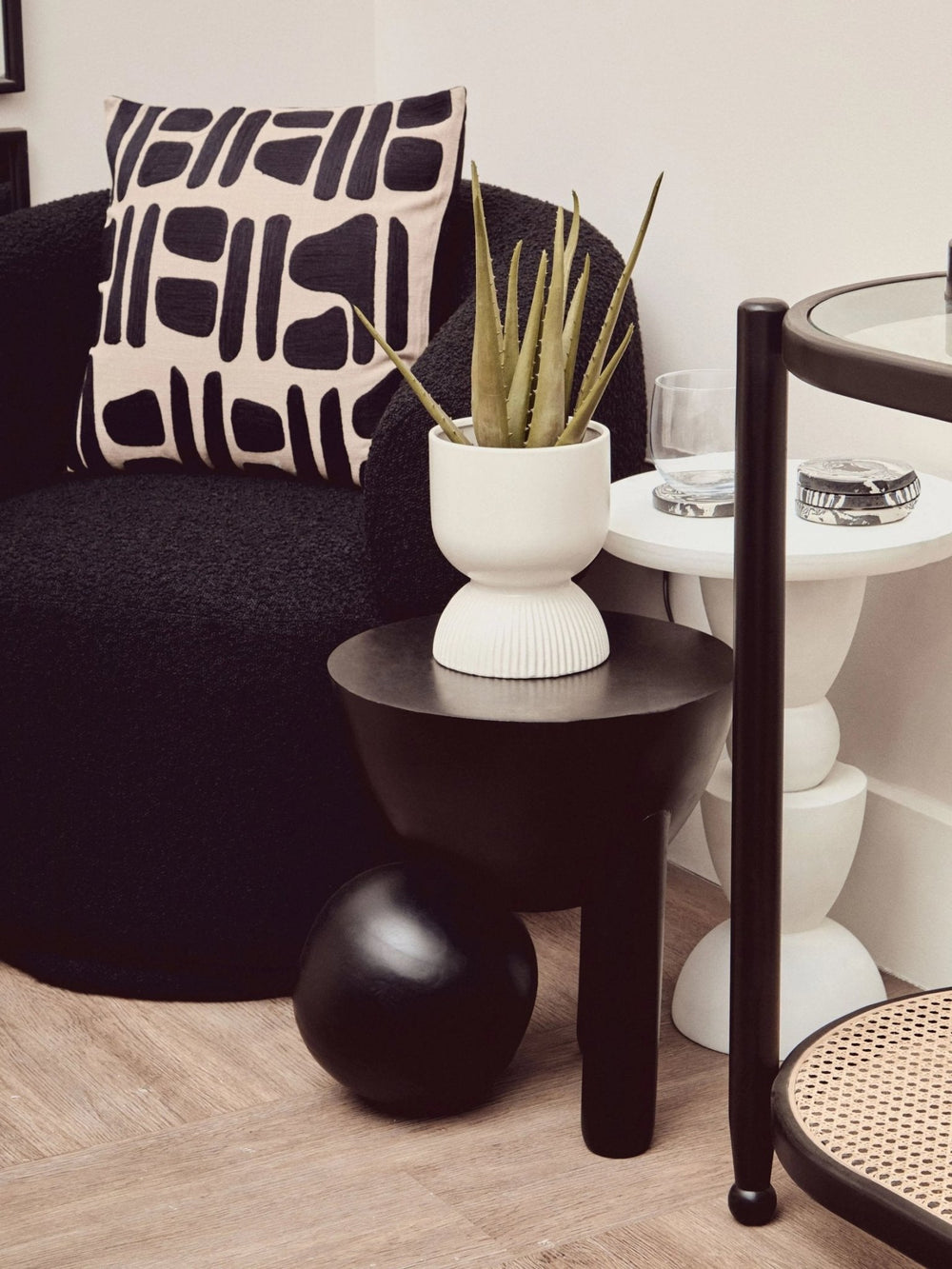Oliveto Black Boucle Curved Swivel Armchair - XShowhome Limited - Xshowhome