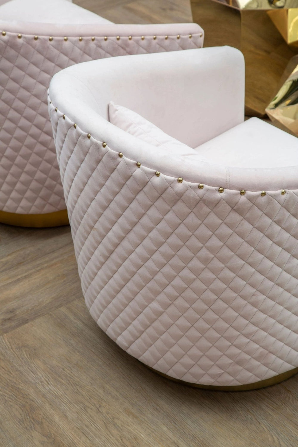 Plazoni Pink Velvet Swivel Chair with Gold Base - XShowhome Limited - Xshowhome